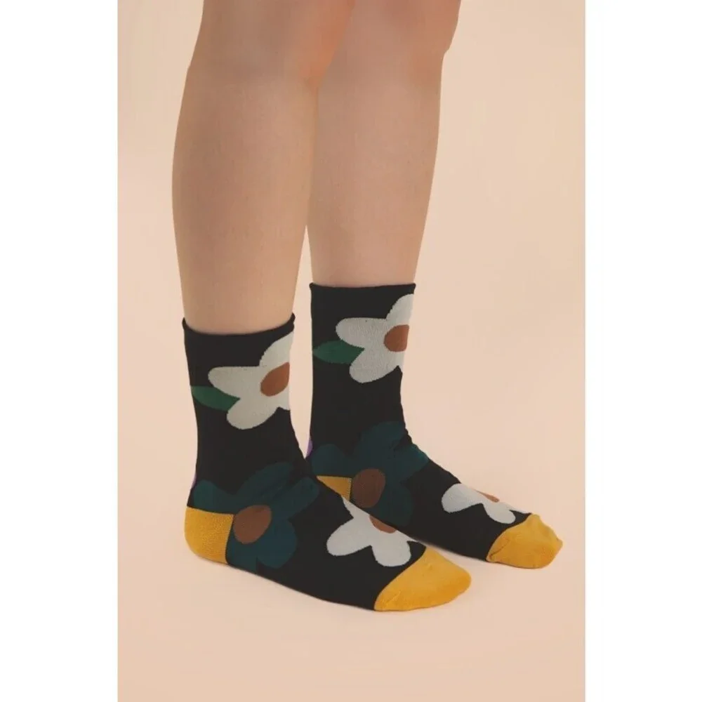 SC10007C-1 B Very J Multi Color Floral Print Socks Black One Size